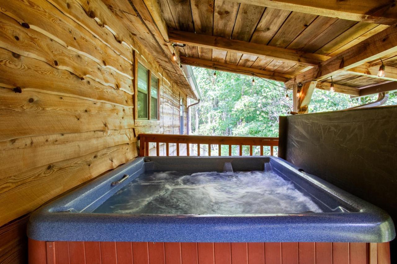 Forest Home Hot Tub Fire Pit Pool Table Pigeon Forge Buitenkant foto