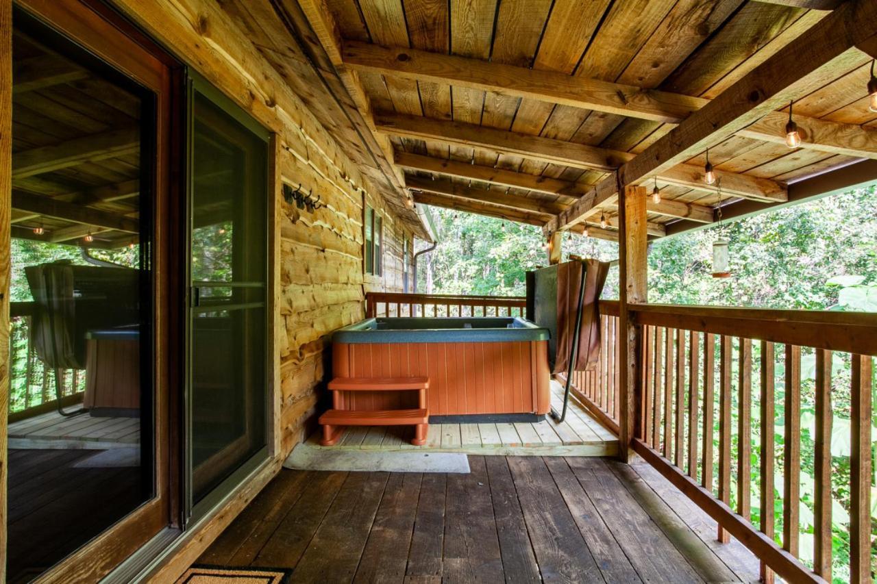 Forest Home Hot Tub Fire Pit Pool Table Pigeon Forge Buitenkant foto