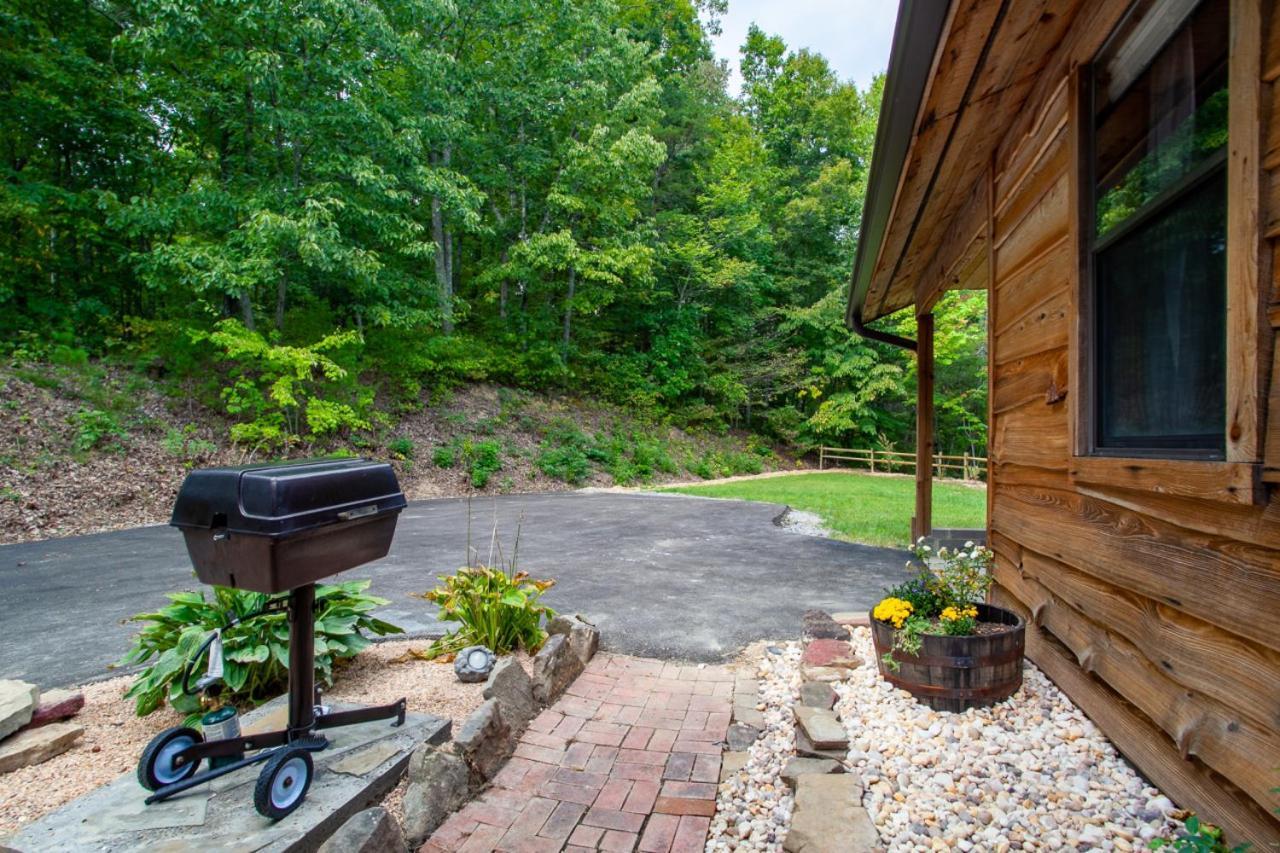 Forest Home Hot Tub Fire Pit Pool Table Pigeon Forge Buitenkant foto