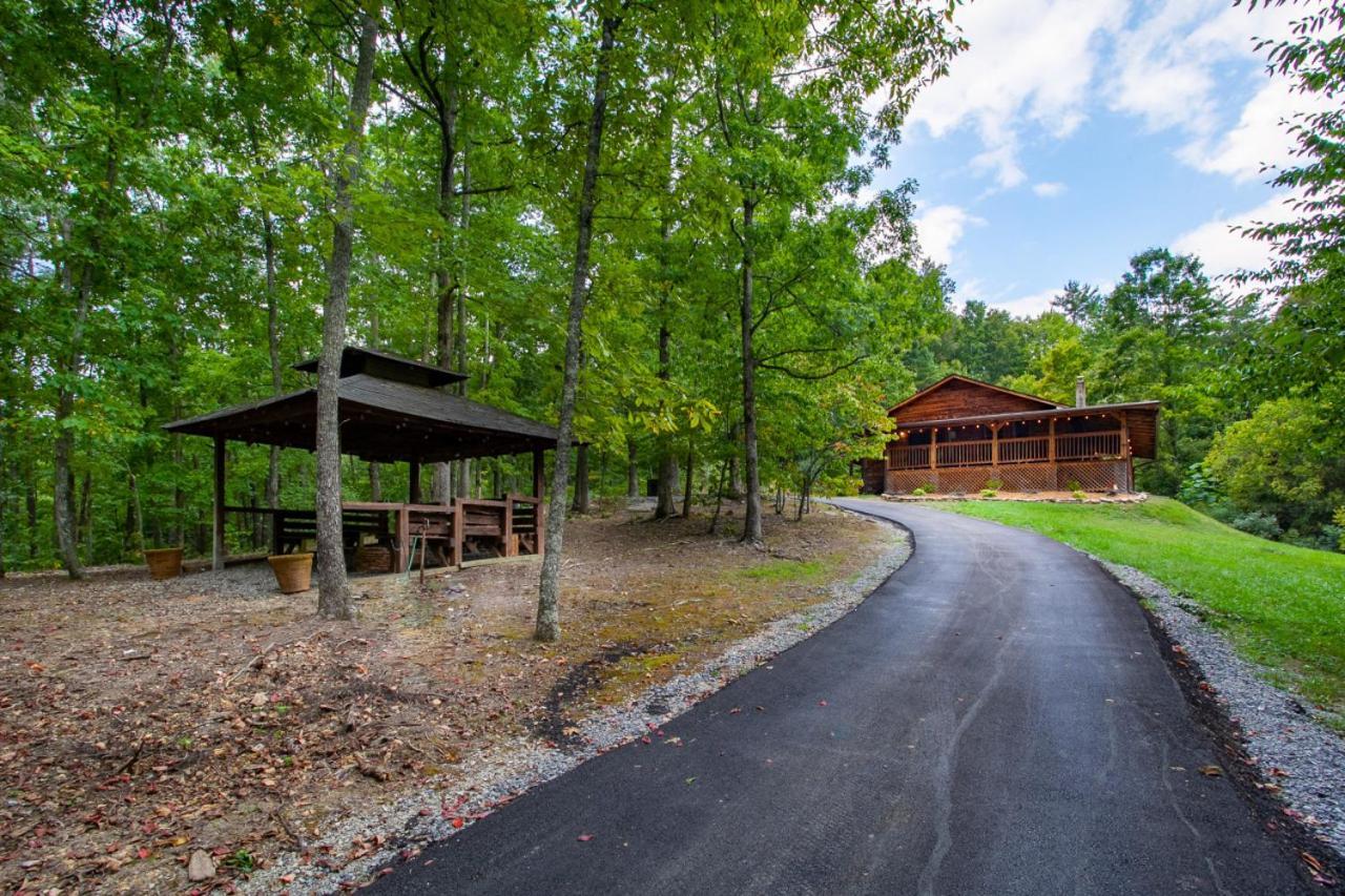 Forest Home Hot Tub Fire Pit Pool Table Pigeon Forge Buitenkant foto