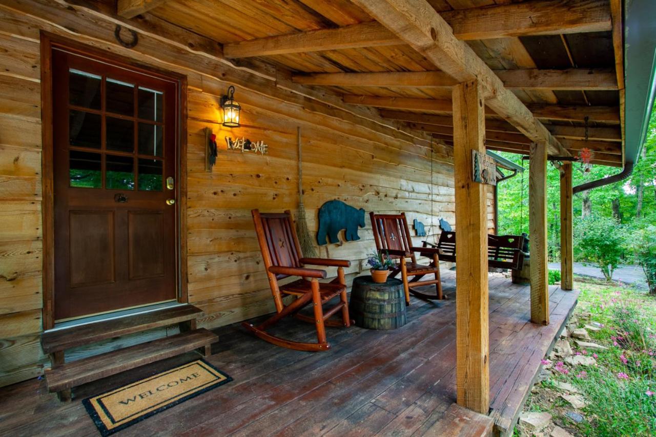 Forest Home Hot Tub Fire Pit Pool Table Pigeon Forge Buitenkant foto