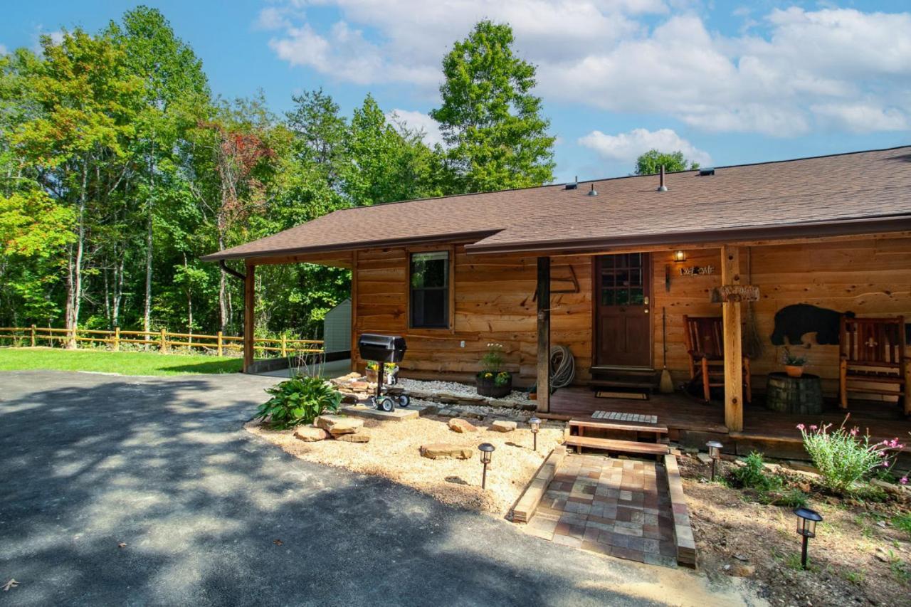 Forest Home Hot Tub Fire Pit Pool Table Pigeon Forge Buitenkant foto