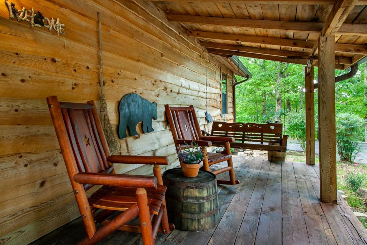 Forest Home Hot Tub Fire Pit Pool Table Pigeon Forge Buitenkant foto